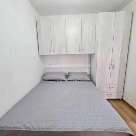 Albania 7 تيرانا